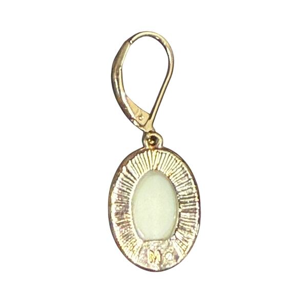 Monet Necklace & Earrings Set White Enamel Gold Tone Beveled Bead 10.5" Signed - Picture 6 of 11